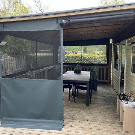Chalet op vakantiepark Bergumermeer Suameer Buitenkant foto
